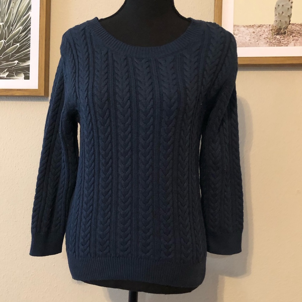 ⭐️ 5/25 H&M Cable Knit Sweater